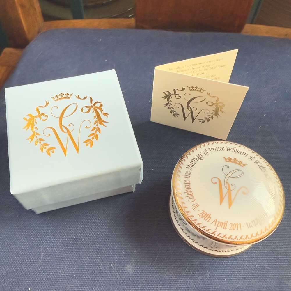 Fine Bone China Box from the Wedding of William and Kate